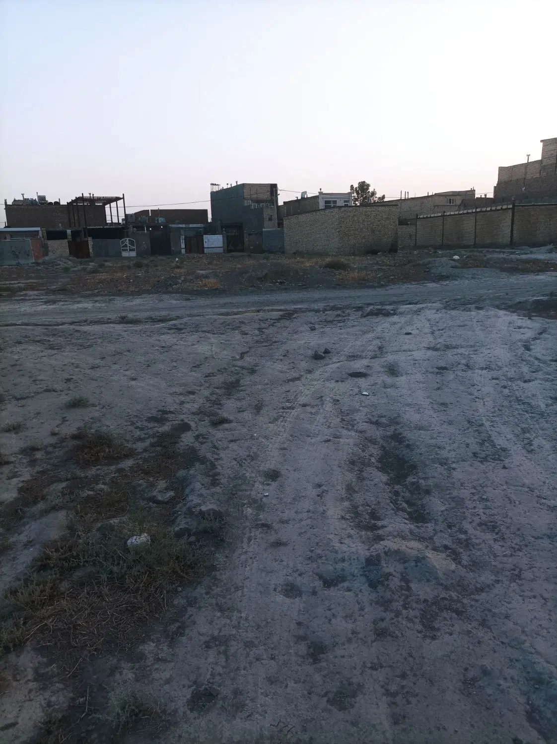 زمین ۱۲۰متری