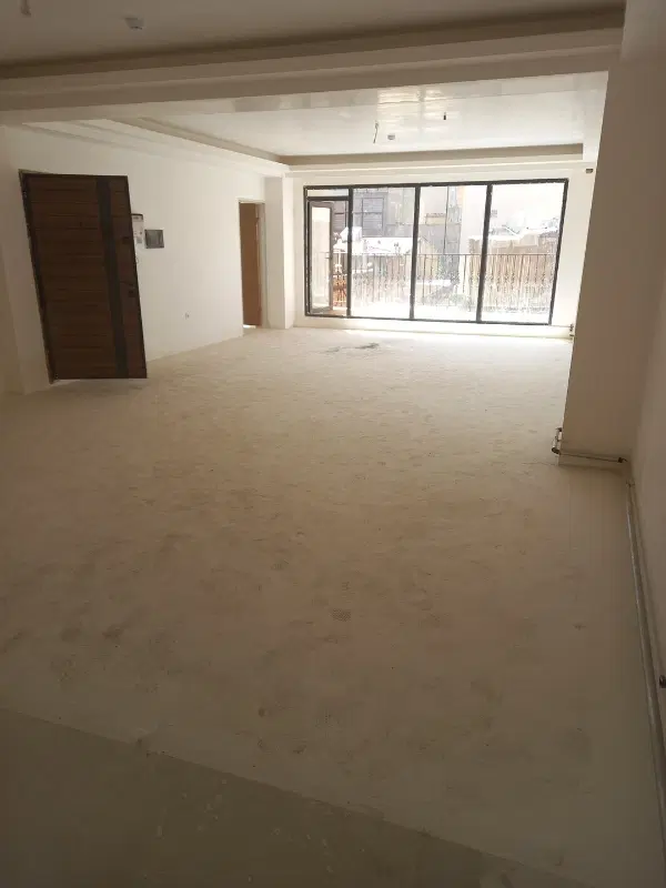 آپارتمان نوساز در مرکز شهر