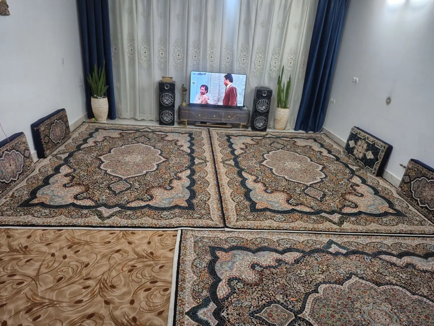 فروش یک باب منزل دوطبقه در خیابان کارگر