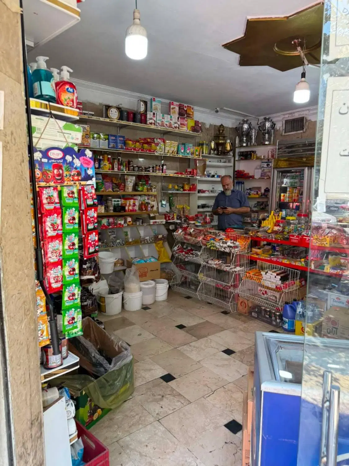مغازه دو نبش با پایان کار و سند