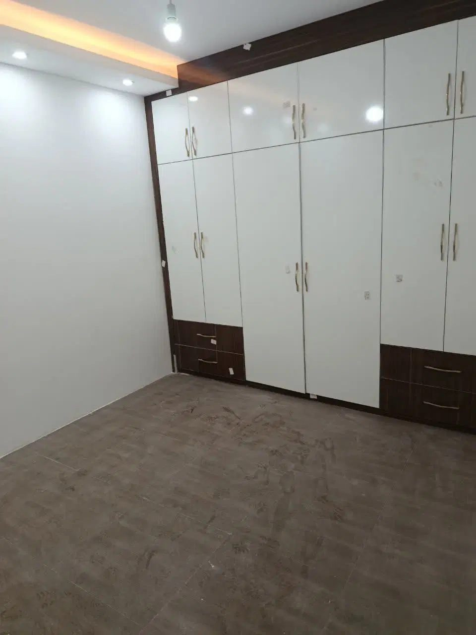 فروش آپارتمان منزل آباد