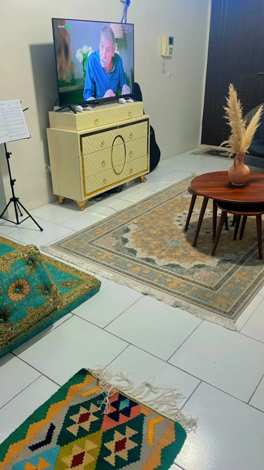همخونه بی حاشیه