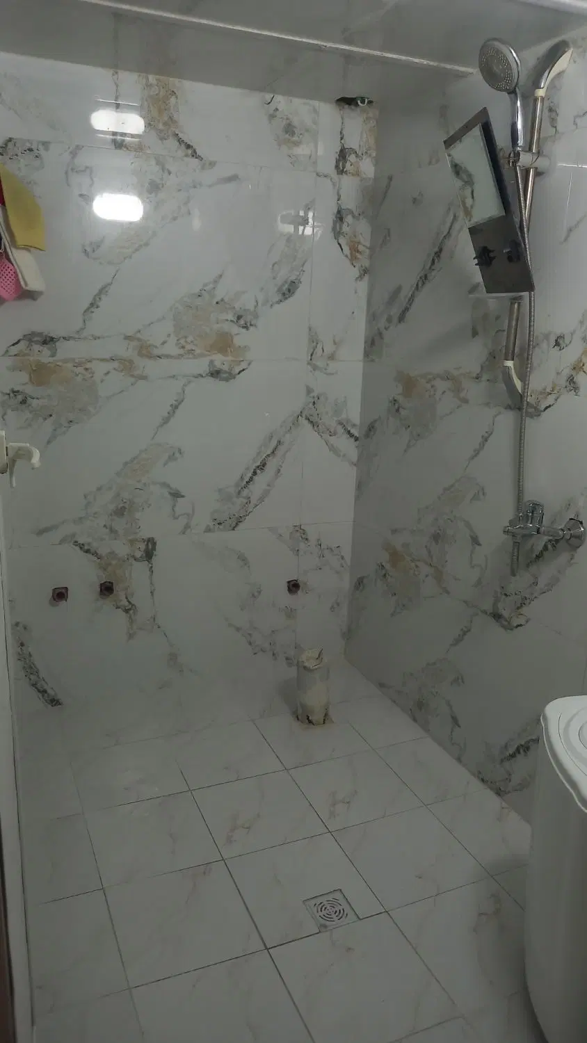 ویلایی ۱۳۰متری با مغازه