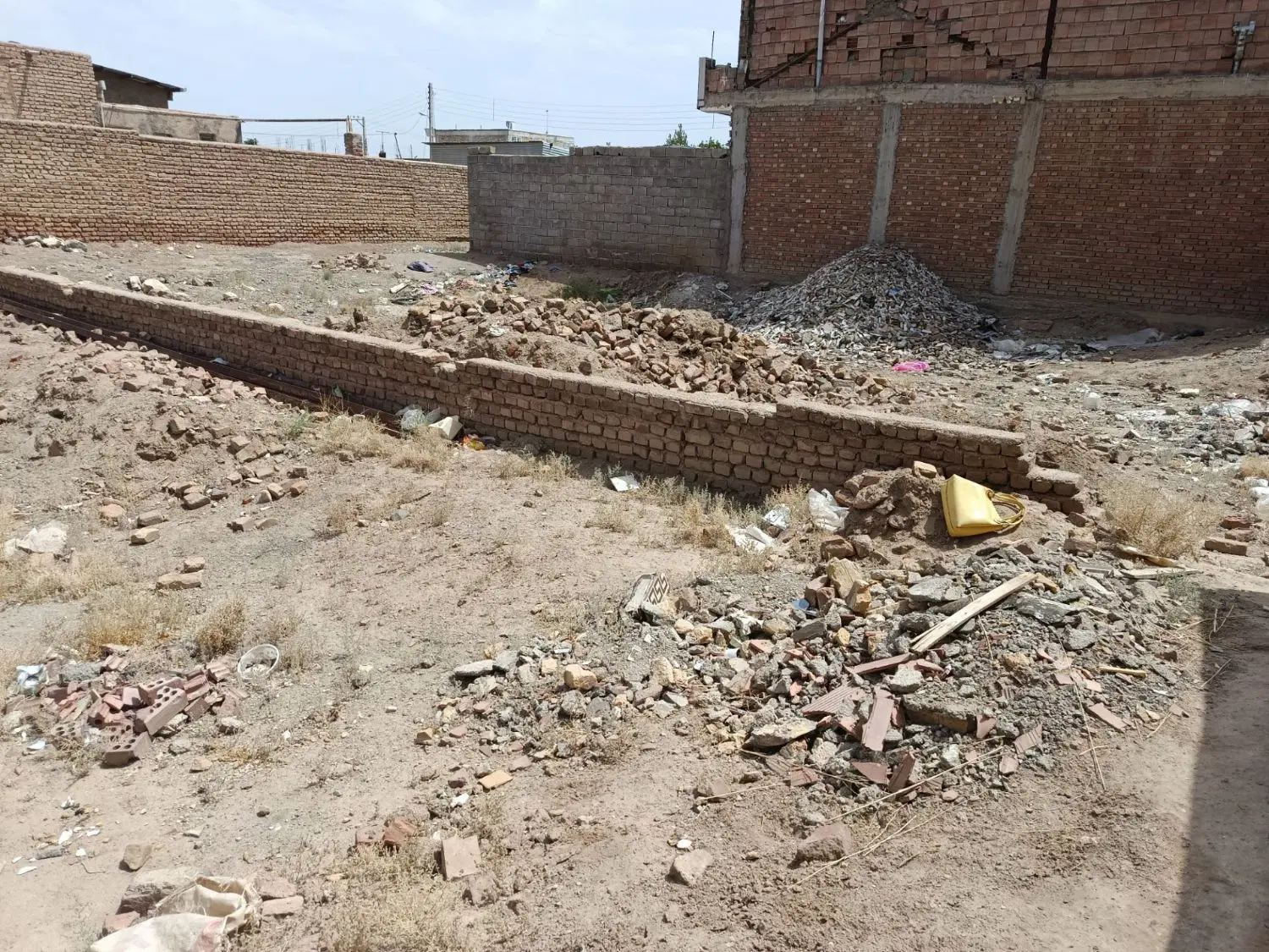 زمین خانه ده چنار
