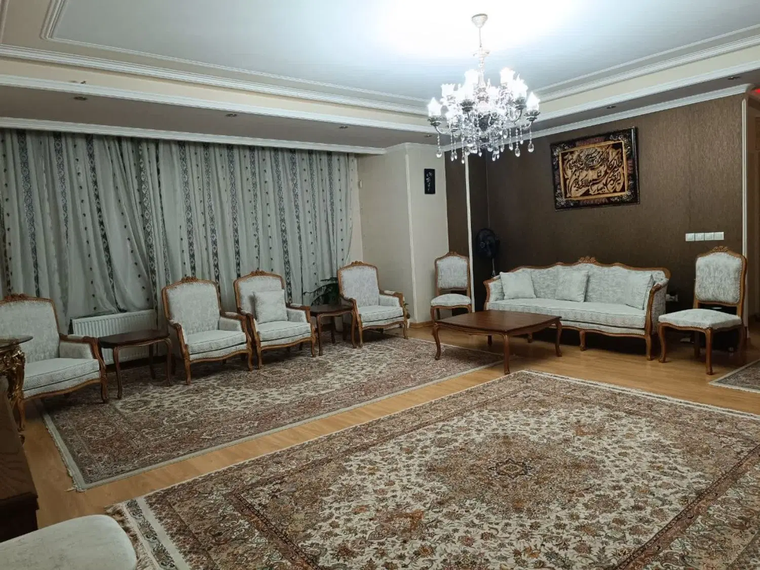 رهن و اجاره آپارتمان ۱۲۰ متری واقع در خیابان شهناز