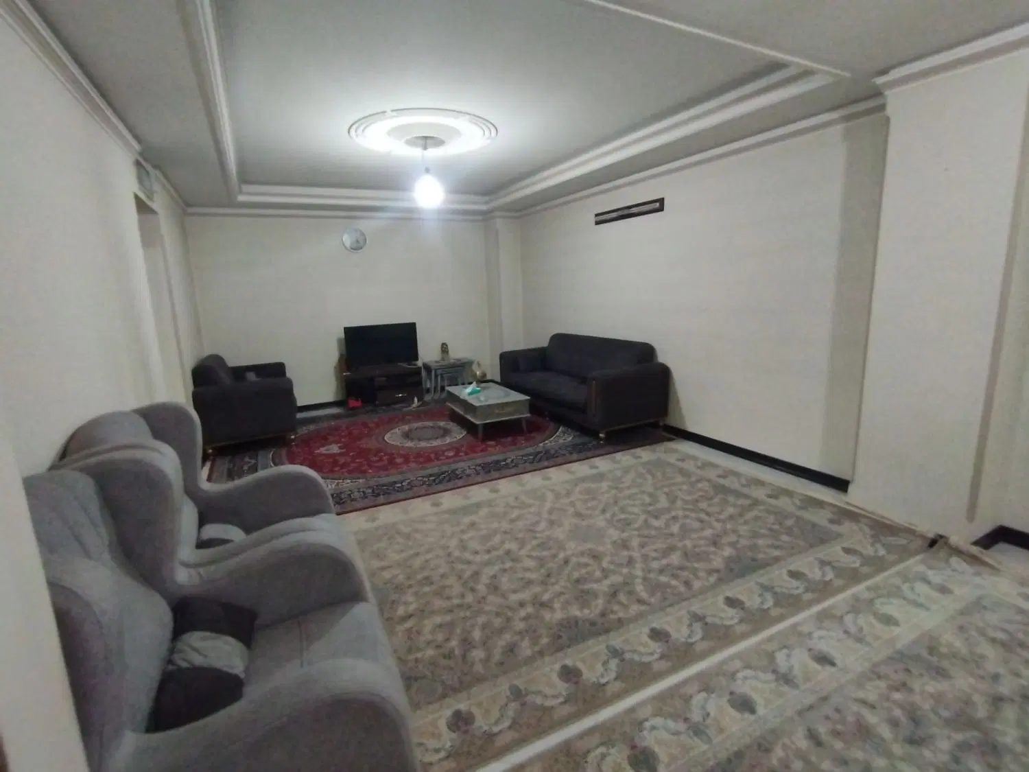 ۸۰متر_دوخواب _آسانسور و انباری و بالکن _مختاری