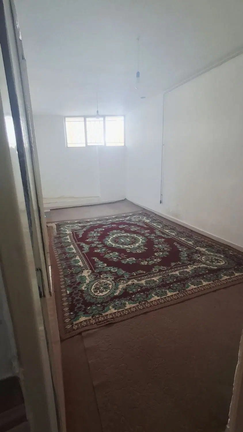 اجاره منزل ۲۰۰ متری میدان گل گندم خاک سفید