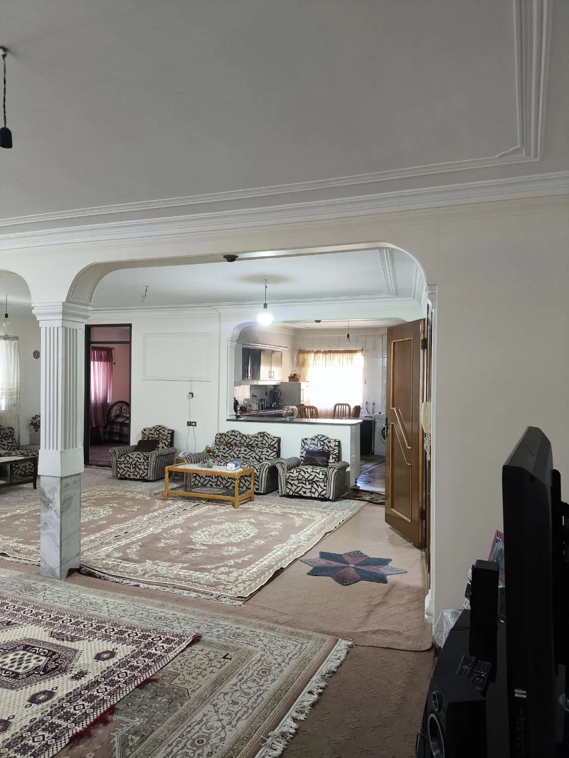 فروش یک واحد مسکونی