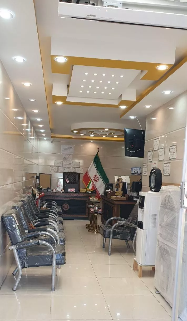 فروش مغازه ۴۰ متری دو طبقه زیر بنا ۸۰ متر