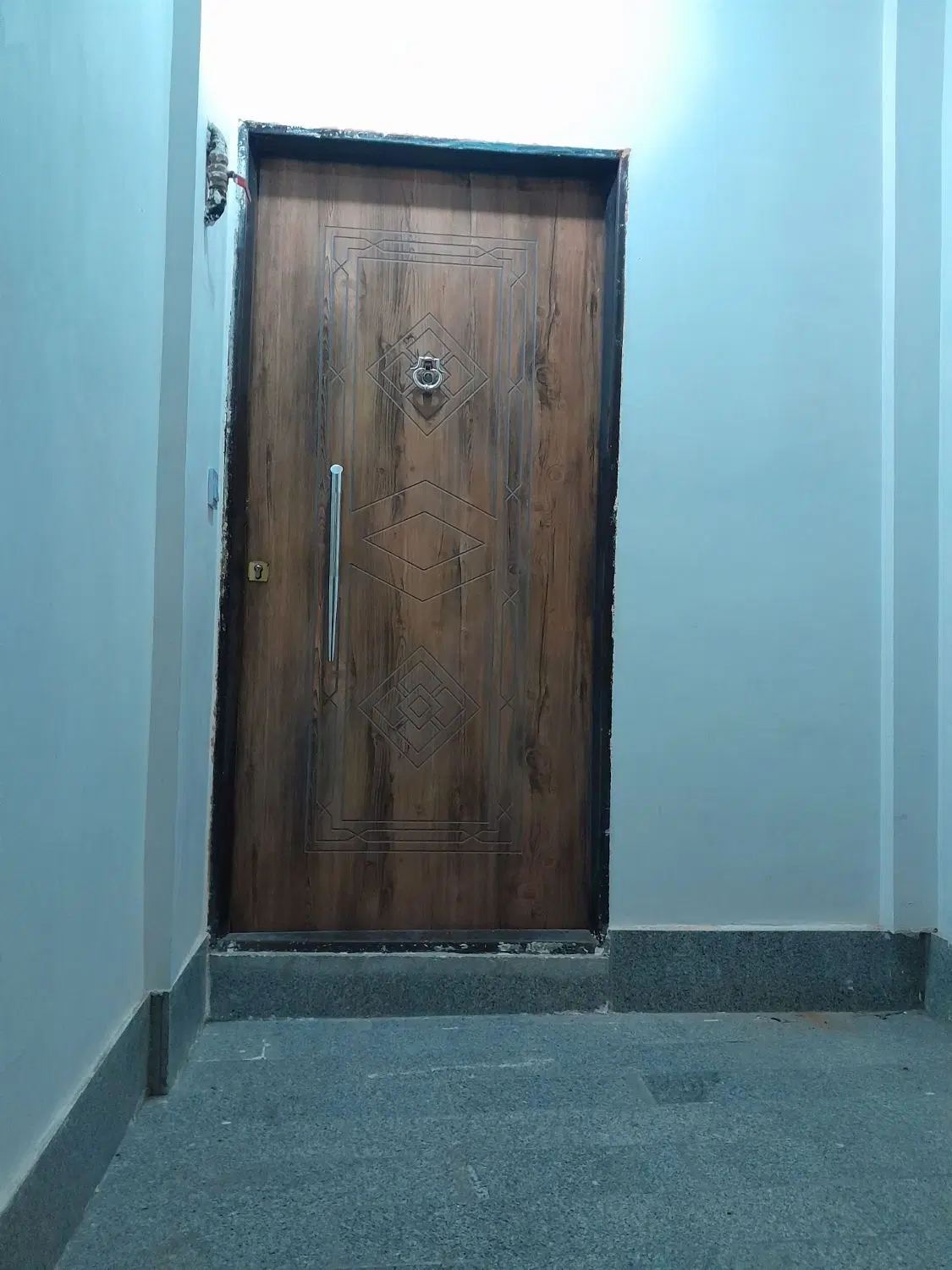آپارتمان ۸۰متری حاشیه خیابان ۱۶ متری خلج۲۲