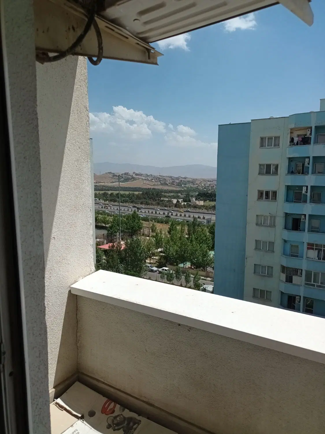 اجاره آپارتمان92متری فاز5شمالی،برخیابان صیادشمالی.