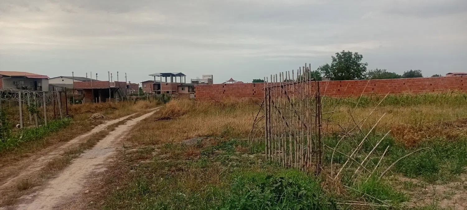 زمین خانه سرا