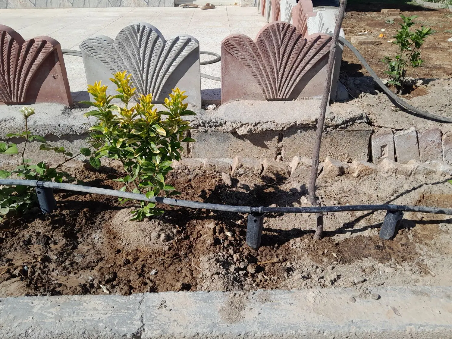 زمین چهاردیواری کاملا قانونی ۲۰۰۰متر