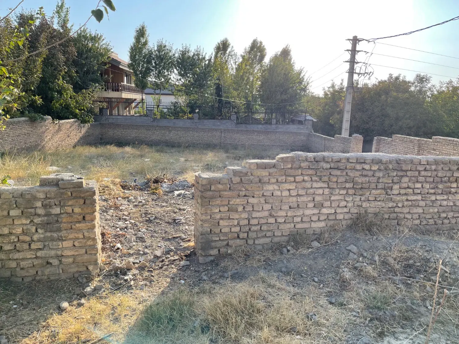 زمین مسکونی رودهن زیر قیمت منطقه