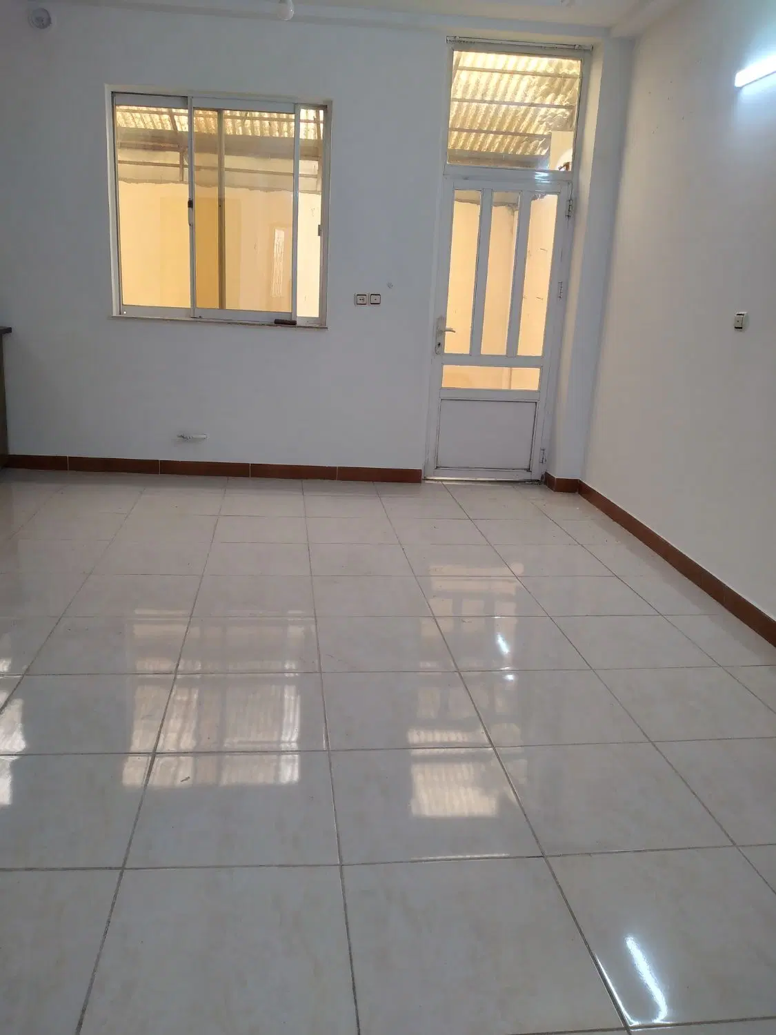 سوئیت ۵۳متری با پارکینگ
