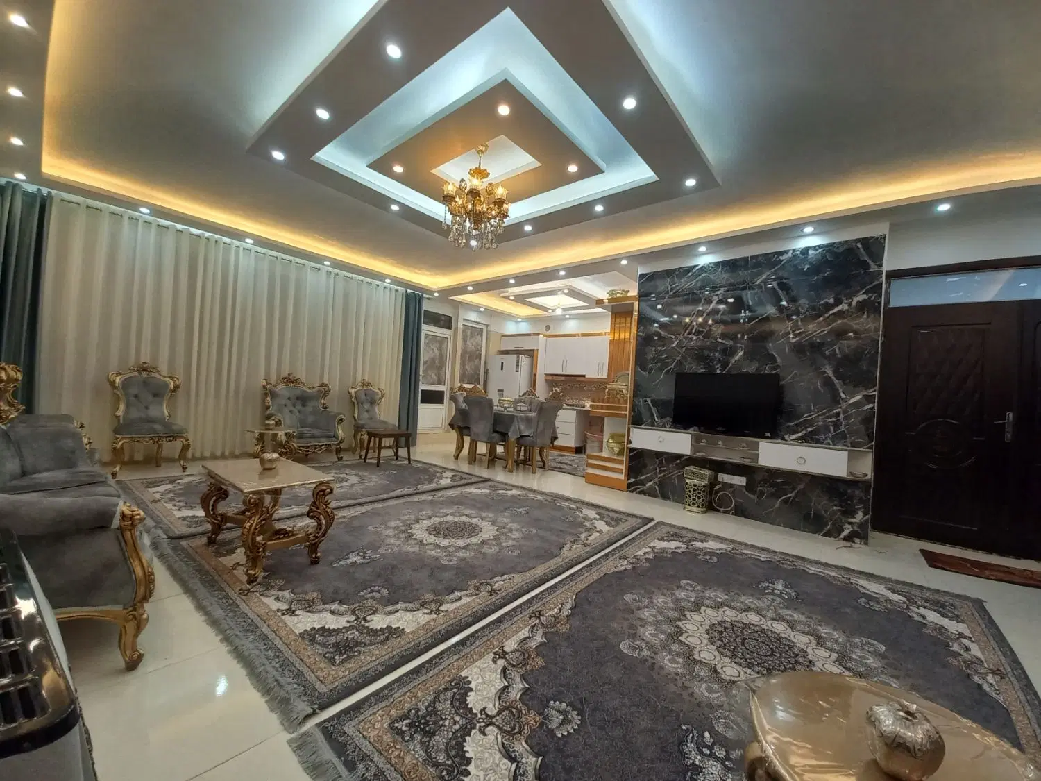 خواهان معاوضه مسکونی به مسکونی و تجاری هستم
