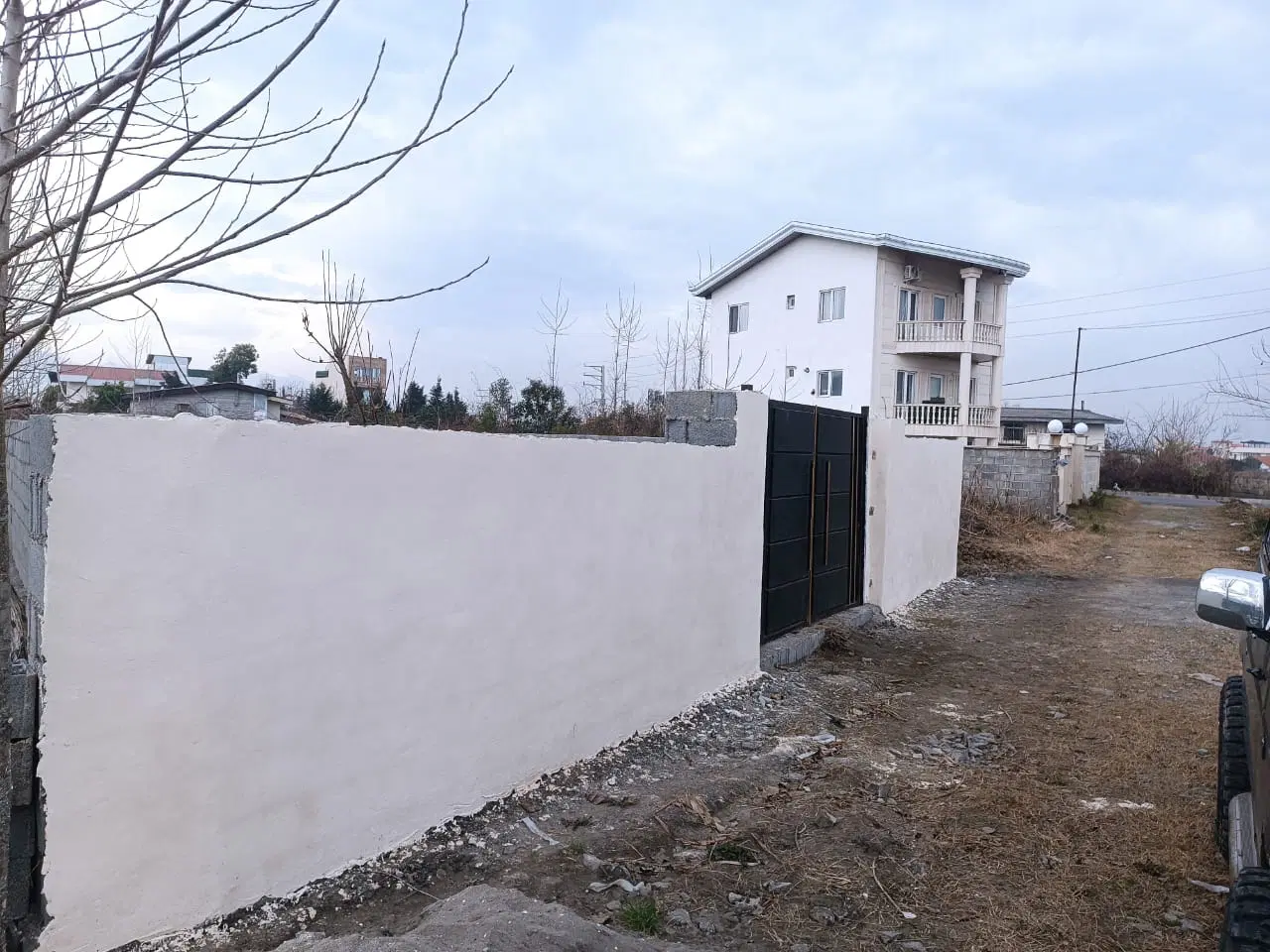 زمین نشتارود
