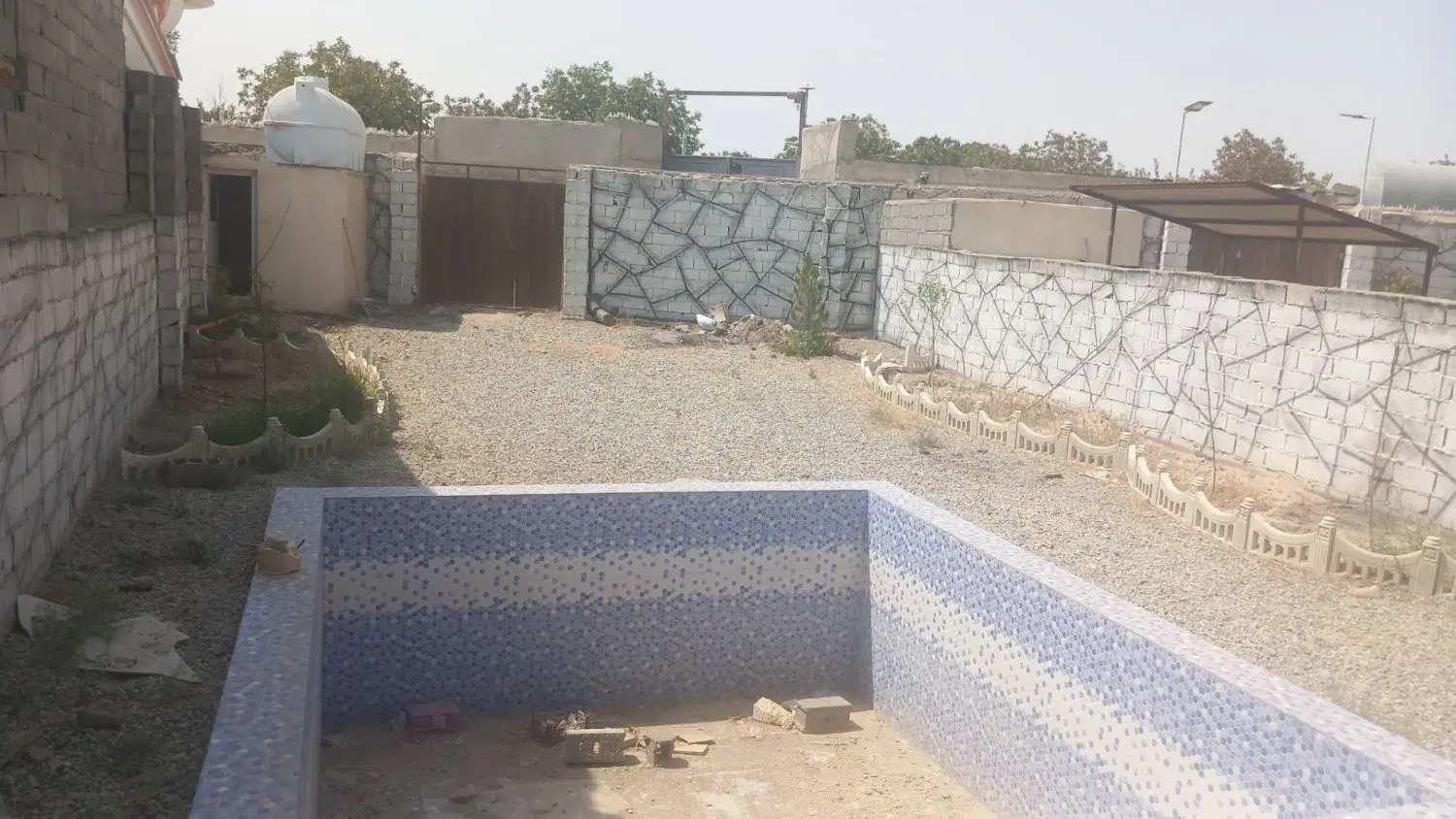 باغچه ویلایی ۲۴۰ متر