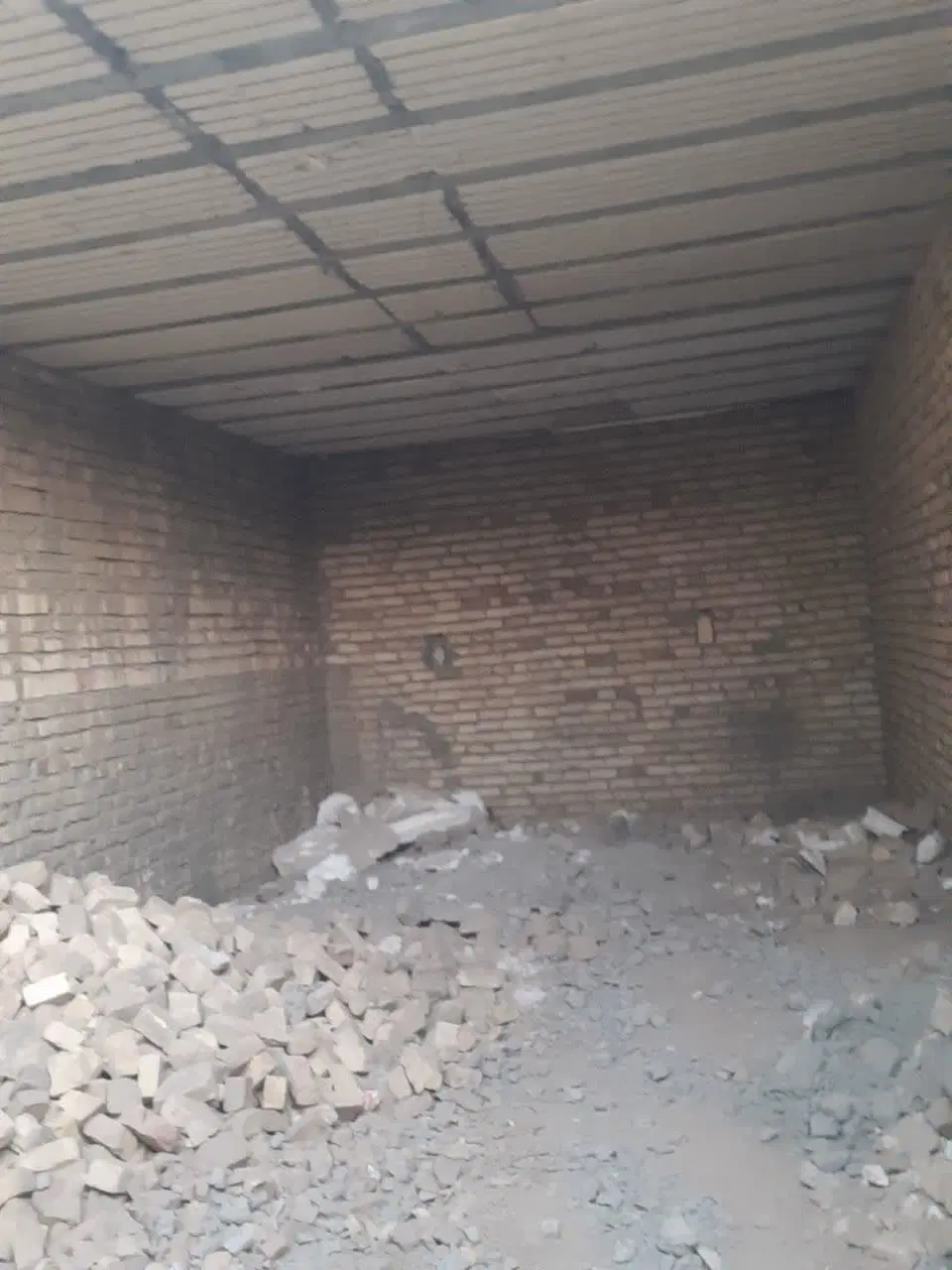 خونه‌نیمه‌کاره‌درنیروگاه