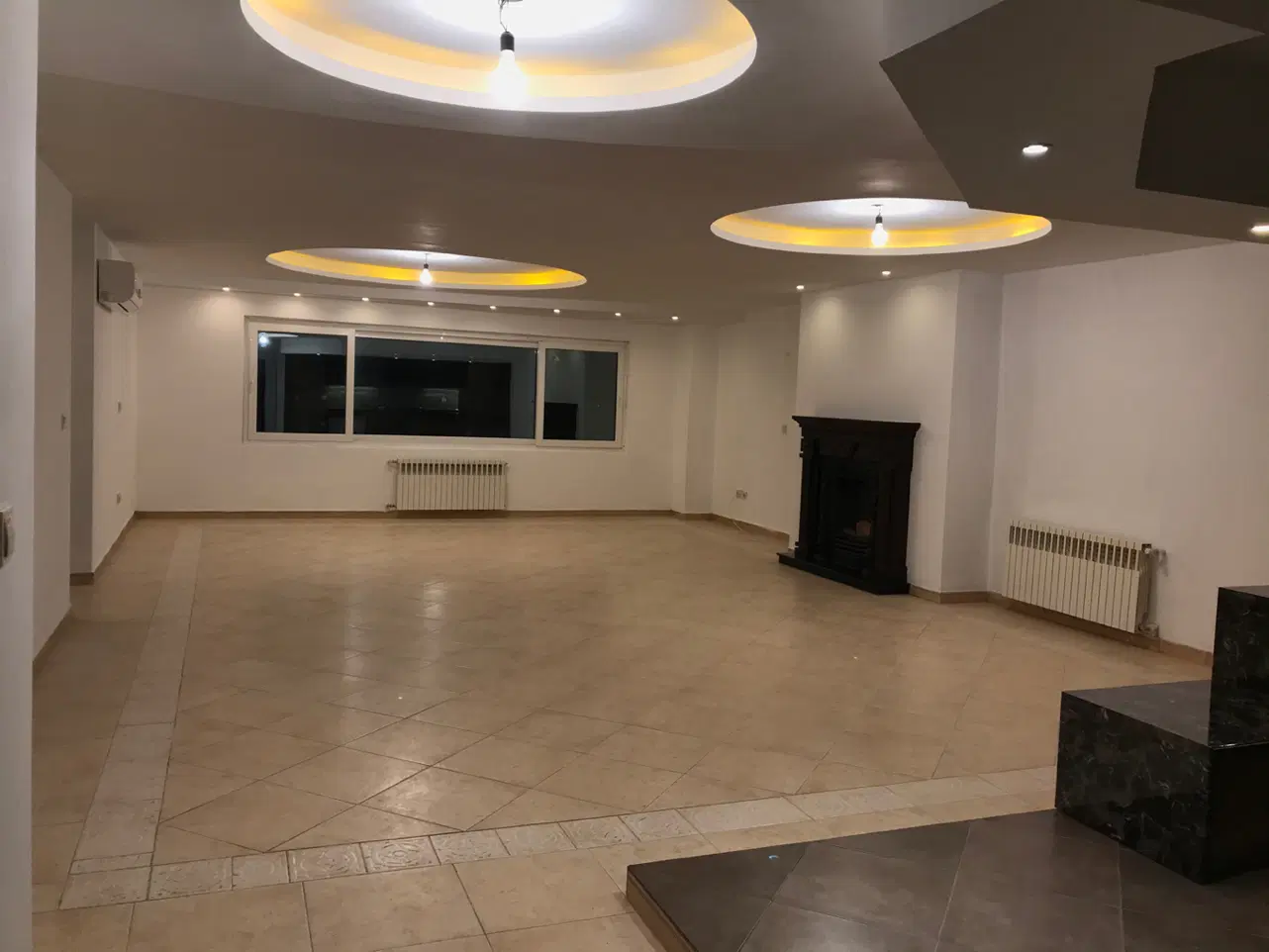 اجاره آپارتمان حیاط دار ۳ خواب