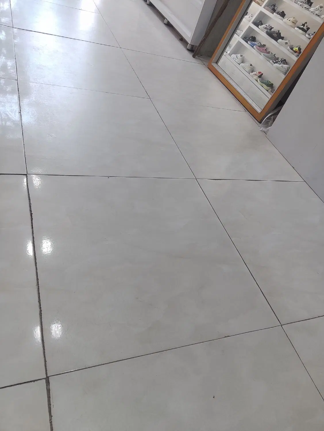 مغازه فروشی