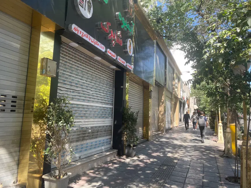 مغازه بر خیابان ونک ۴۳ متر کف ۴۰ متر زیرزمین