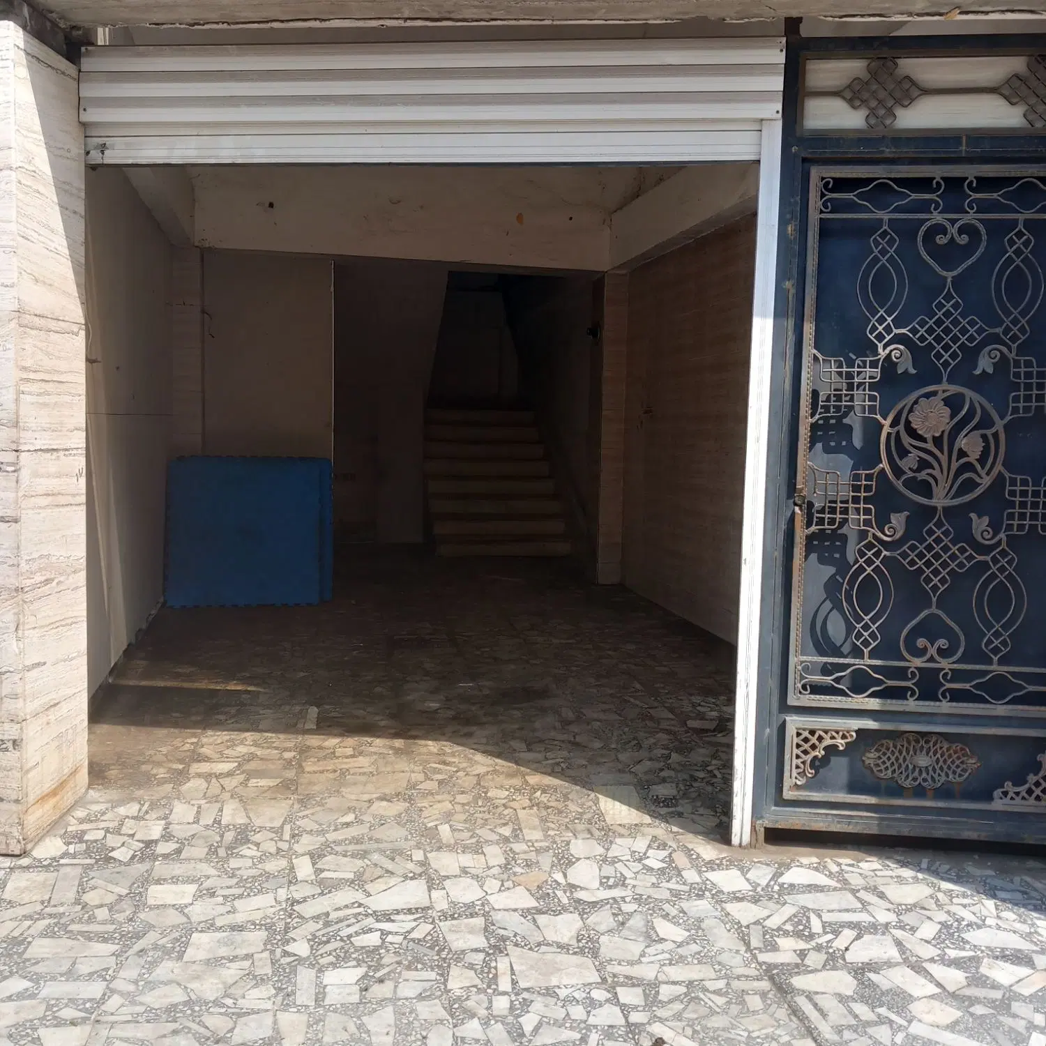 فروش یک واحد مسکونی
