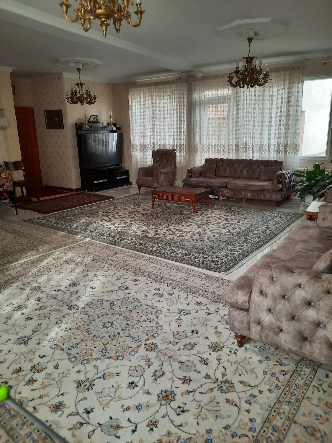 آپارتمان ۲خوابه غرق نور فول امکانات