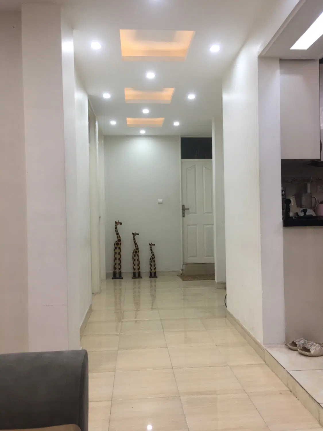 فروش سه خوابه نیایش بروجردی