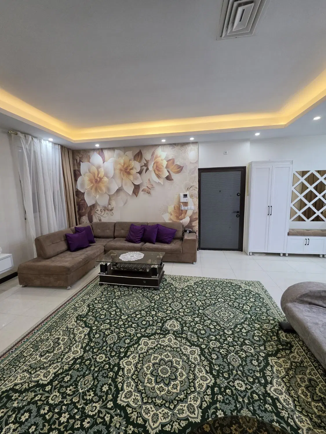 ۱۳۷ متر + ۵۲ متر حیاط خادم اباد