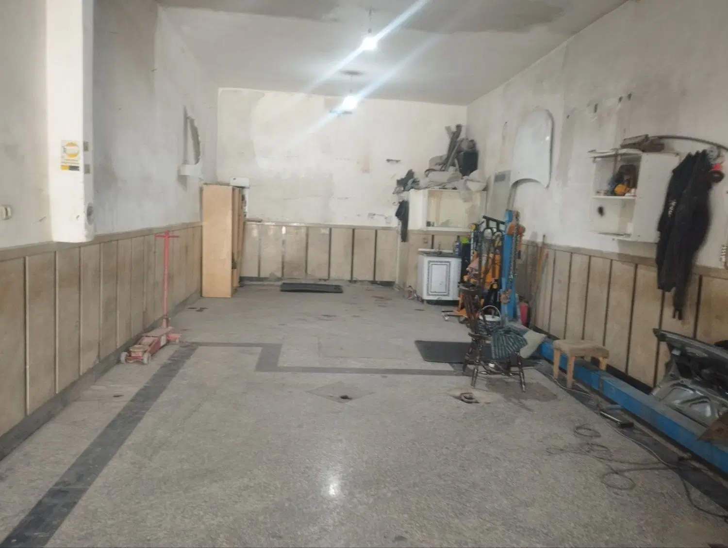 مغازه خدمات خودرویی