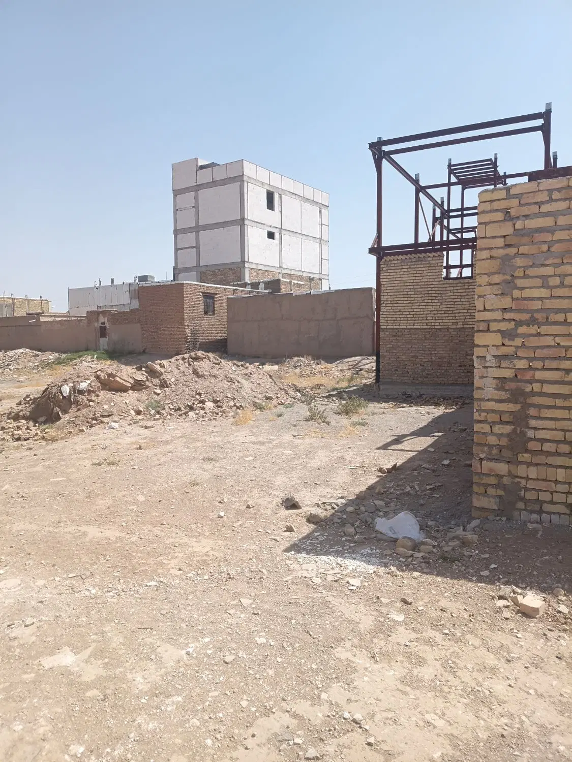 زمین مسکونی فروشی  در خیابان عاشورا کوچه ۸ متری