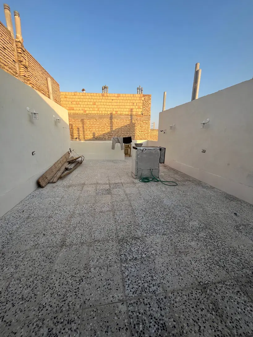 طبقه بالا دو خوابه دربست قاسم نقی خیابان مسلم عقیل