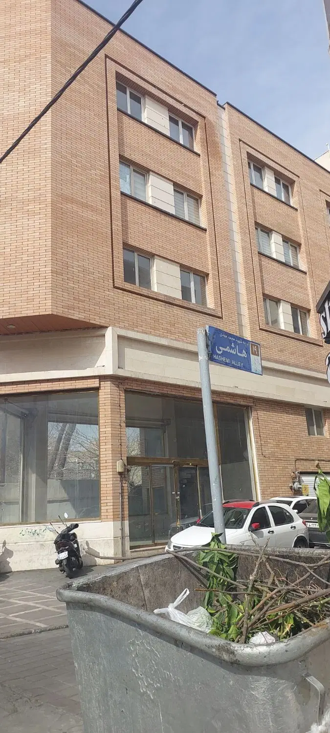 فروش یک واحد پارتمان 125متری همراه 24 انباری