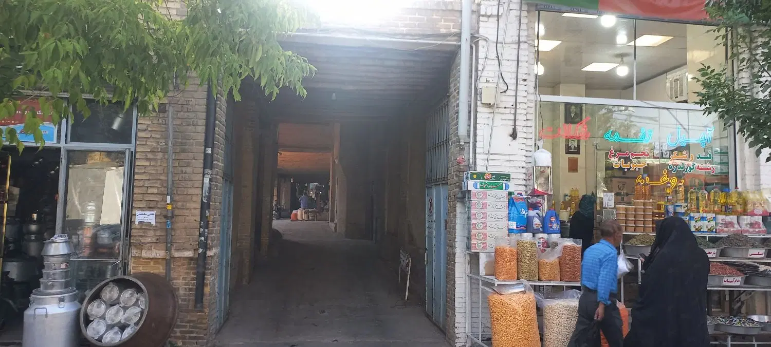 فروش ۲ باب مغازه در بازار