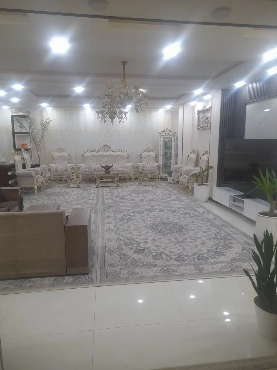 واحد ۱۴۸ متری پونک