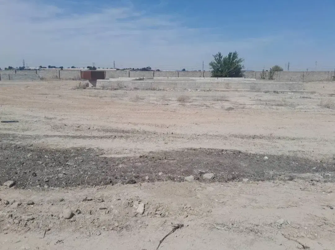 ۸۱۰ متر زمین با جواز ساخت