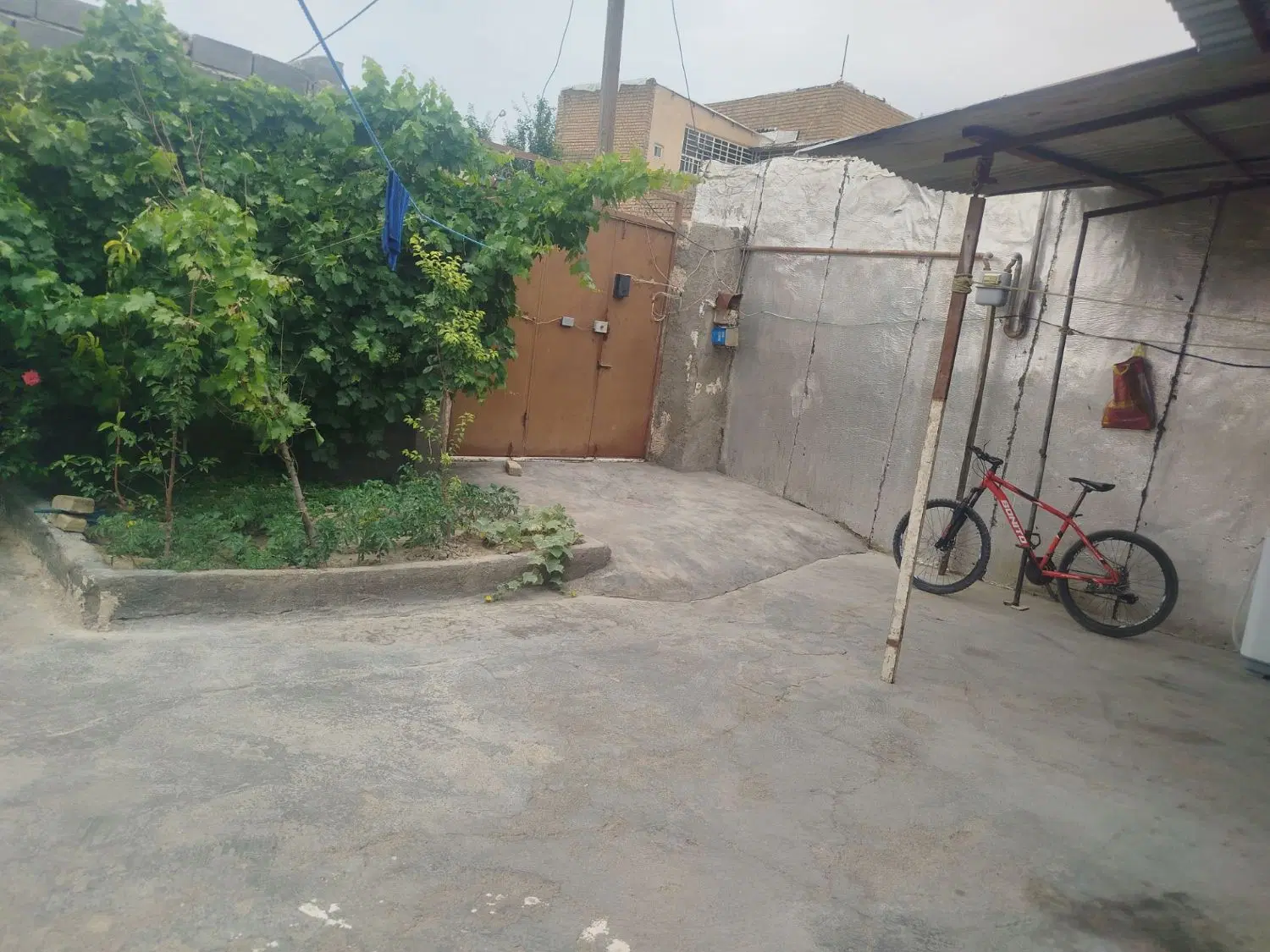 زمین فروشی دو نبش