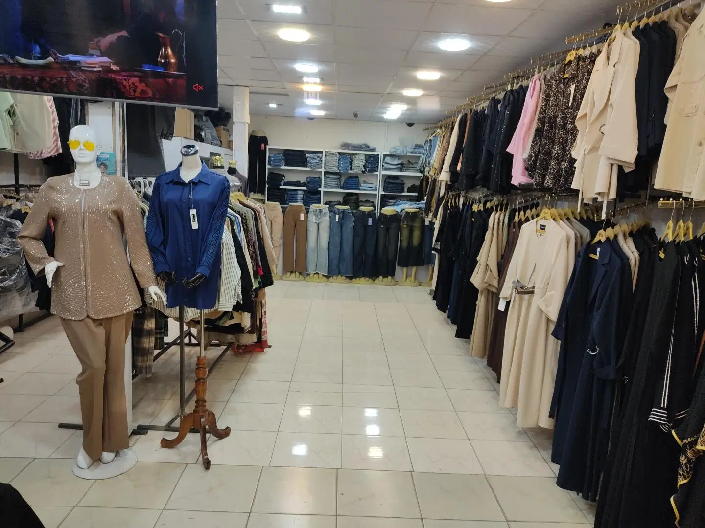 واگذاری پوشاک زنانه زنگارکی