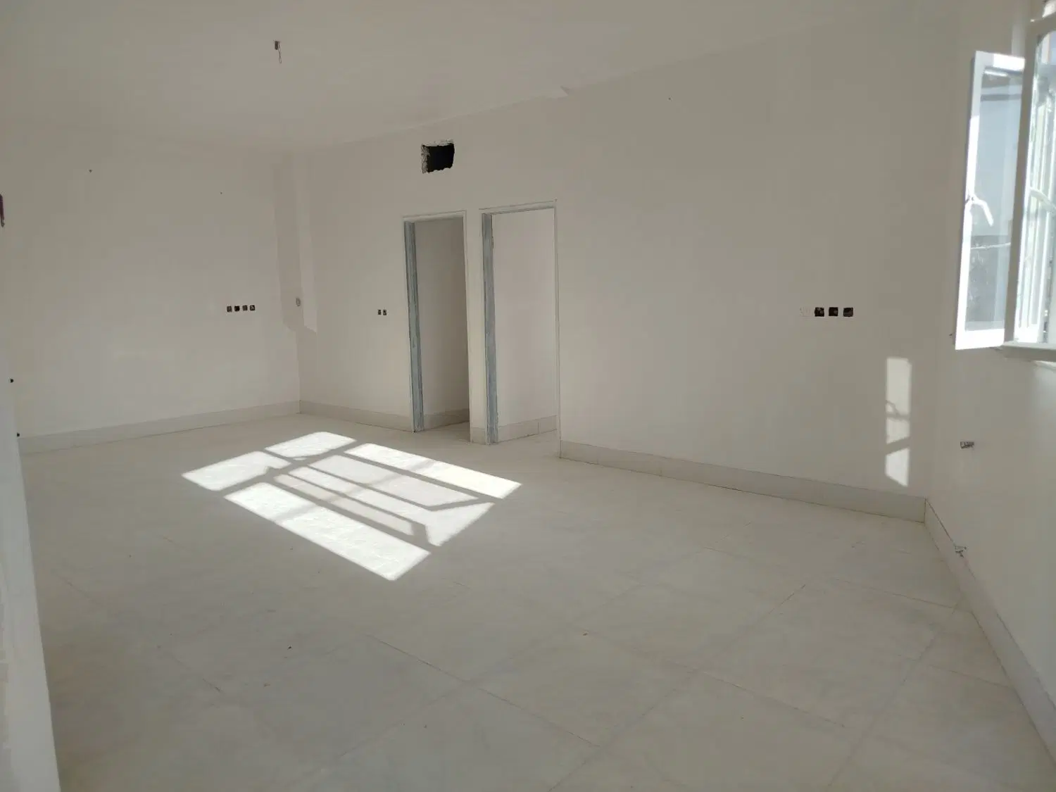 دو طبقه آپارتمان با موقعیت تجاری