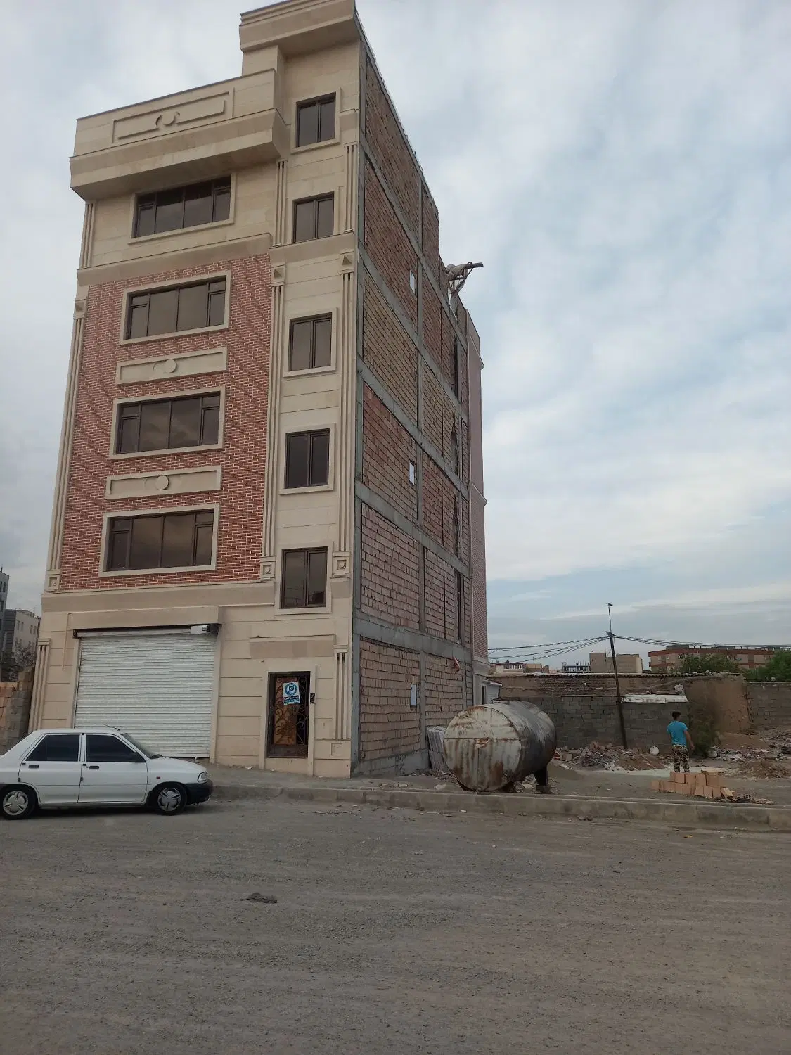 ۲۴۰ زمین مسکونی تجاری نواب ضیاء آباد