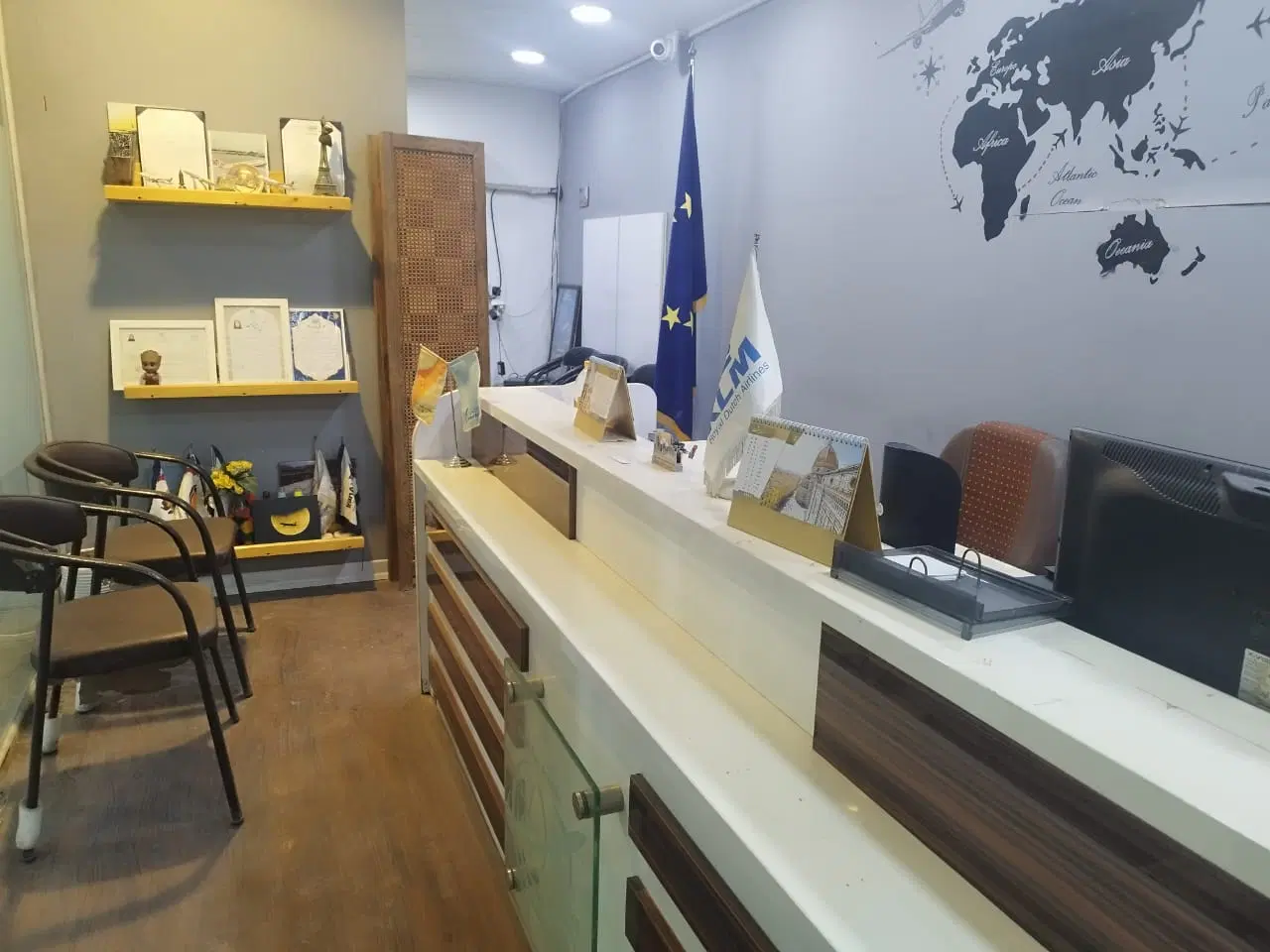 مغازه 25متری طبقه اول پاساژ زیتون کارمندی