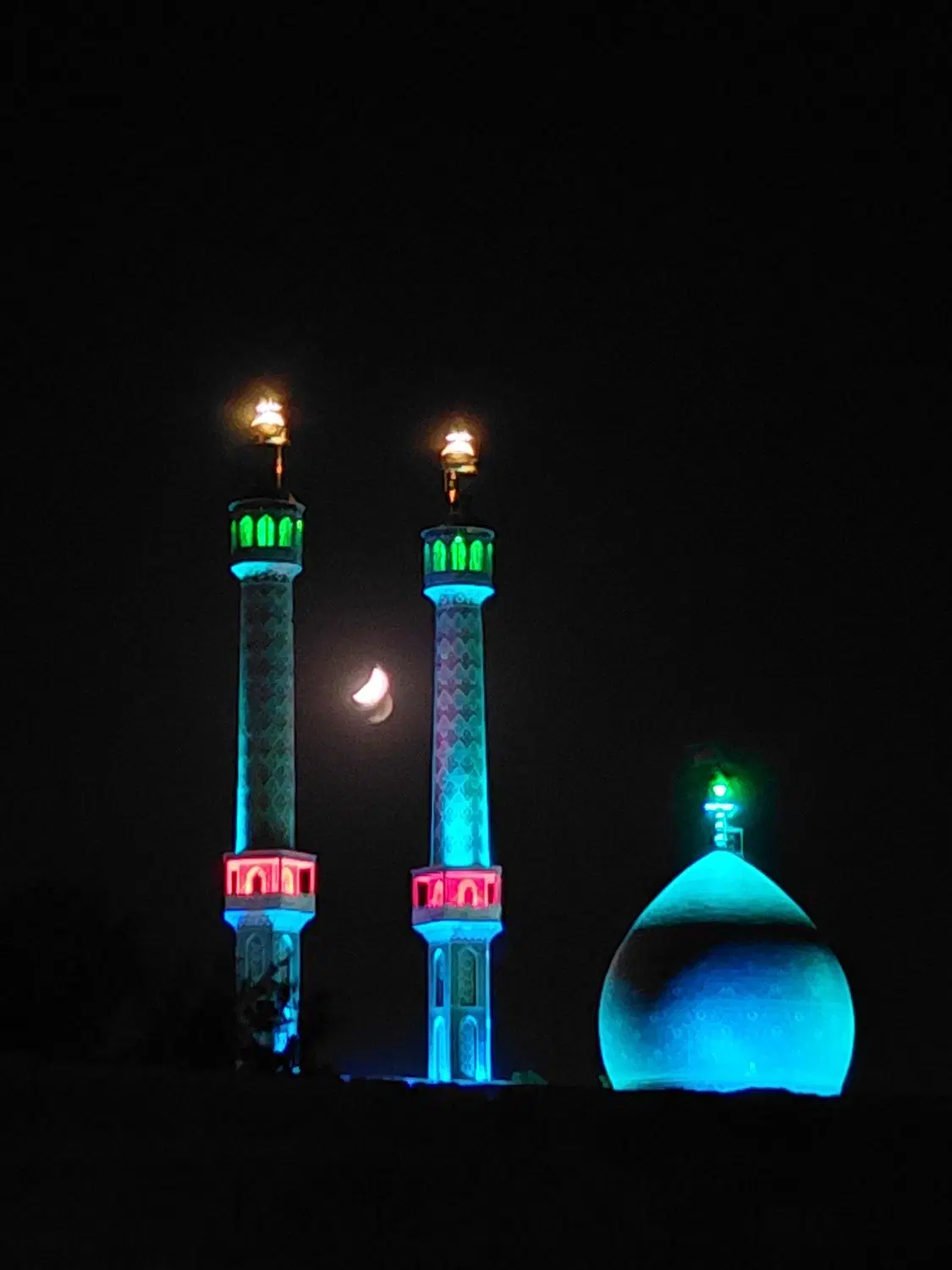 زمین امامزاده احمد نزدیک کافه تهران
