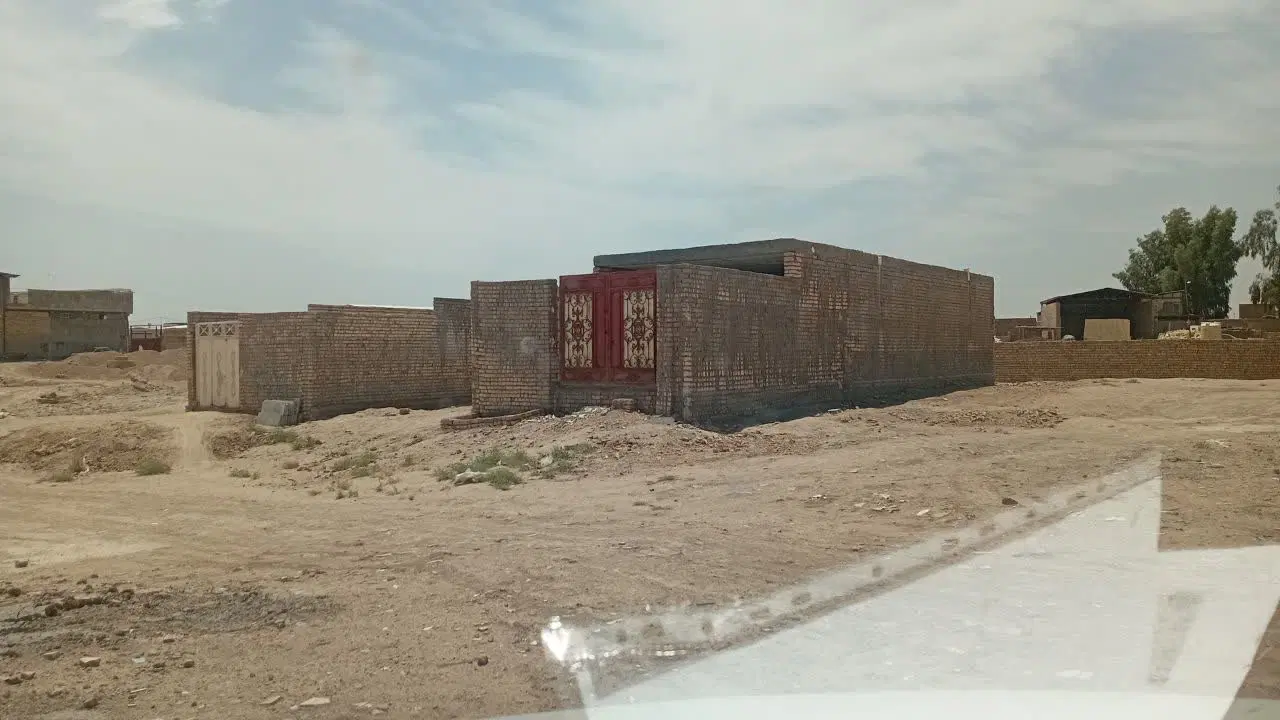 ملک نیمه کاره ۱۲۱متر مبارک اباد