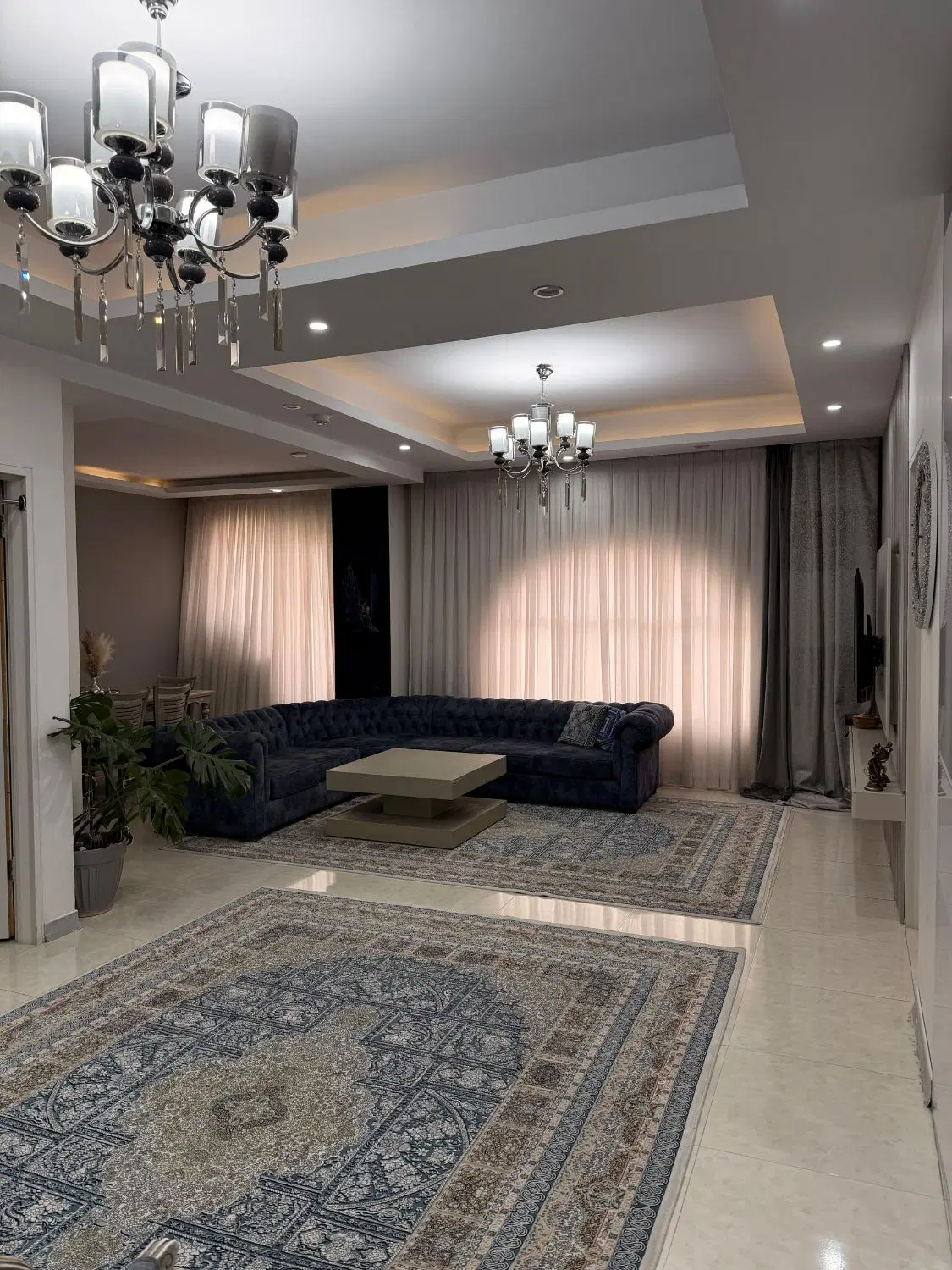 آپارتمان دوخوابه در ایران زمین