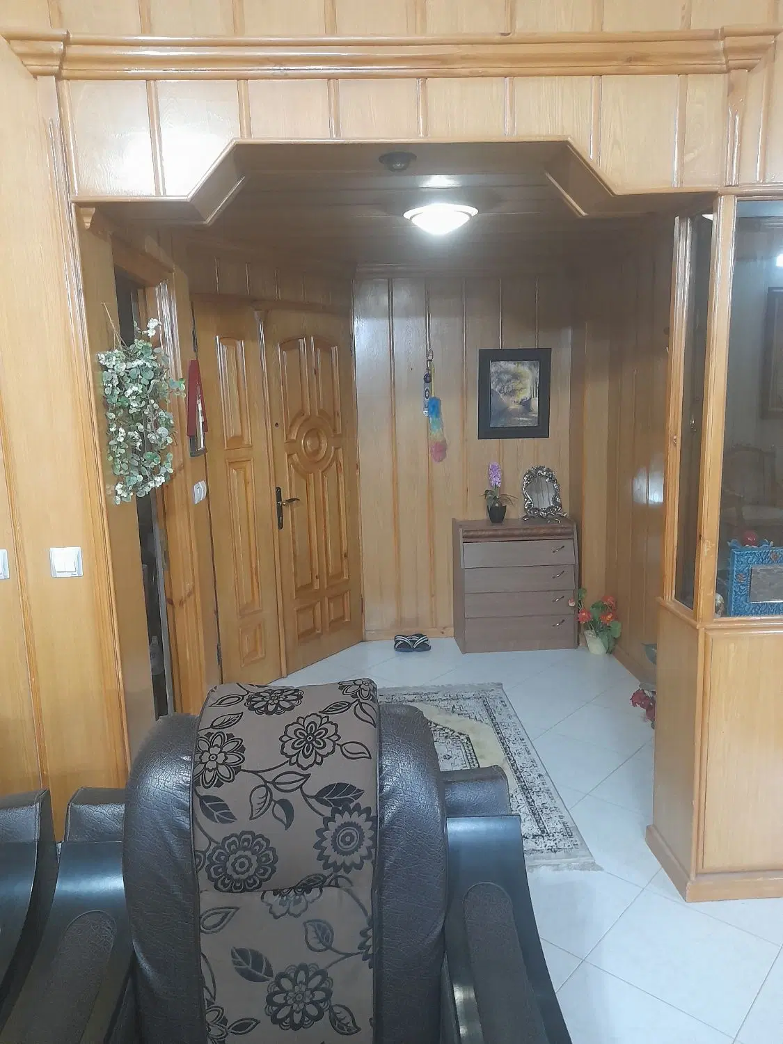 ۱۵۰متر دانش آموز۵ کنار وکیل آبادطبقه۲ فول امکانات