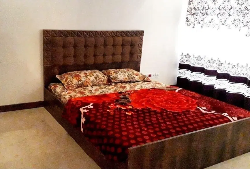 سویت مجهز و بهداشتی و پارکینگدار نزدیک به بازار