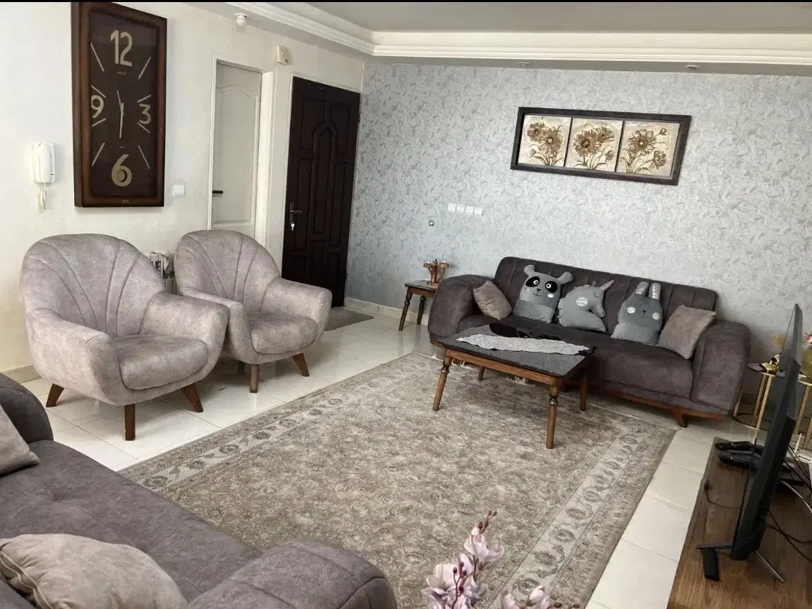 ۶۲ متری _ پارکینگ و انباری _ گلزار (آگهی شخصی)