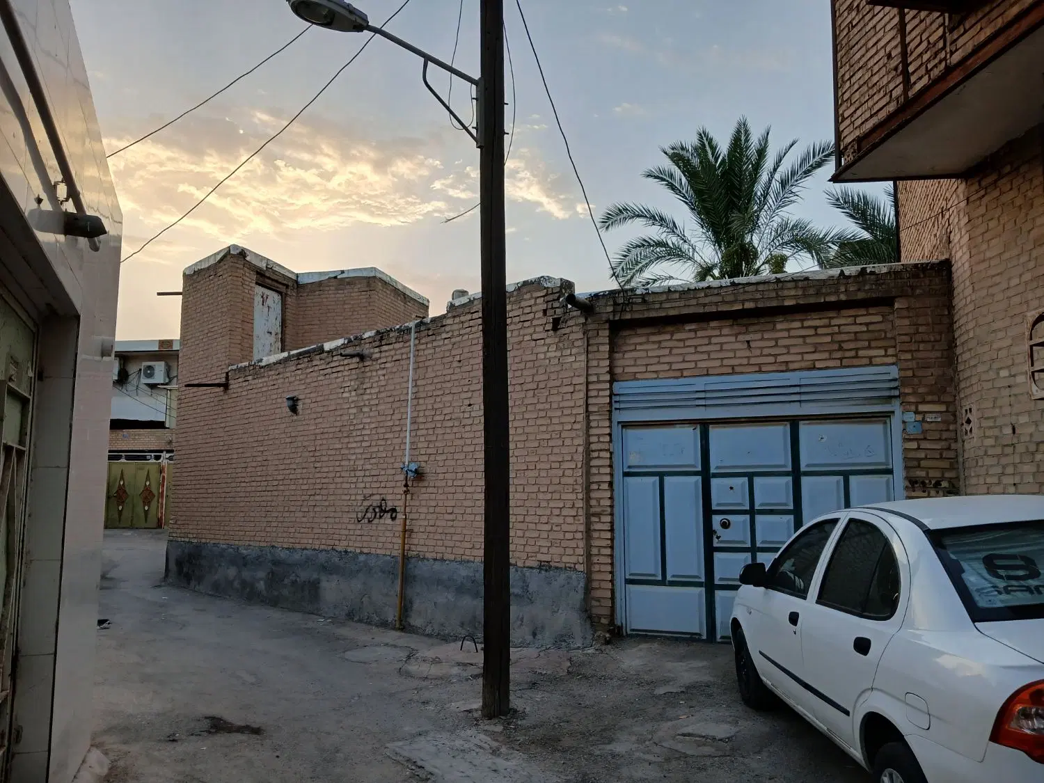 ملک مسکونی و تجاری در ویس