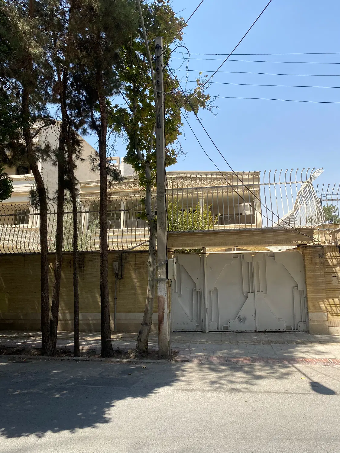 ویلایی میخک ۴۲۵ متر